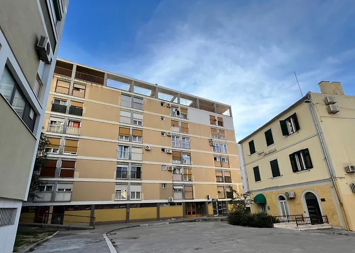 Mares Apartment Split